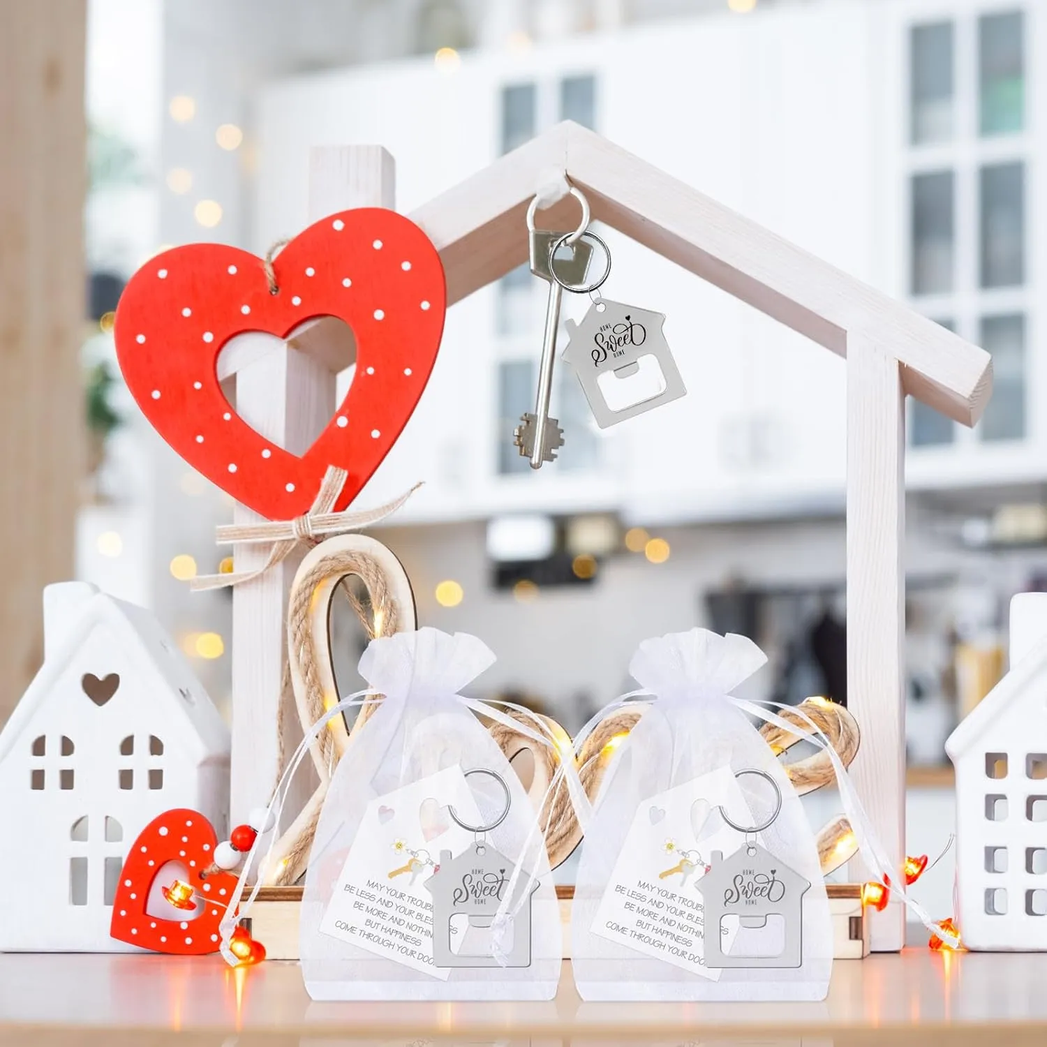 24/48/100/150/200 Sweet New Home Keychain Gift Bulk House Shaped Beer Bottle Opener With Organza Bag for Estate Client Buyer