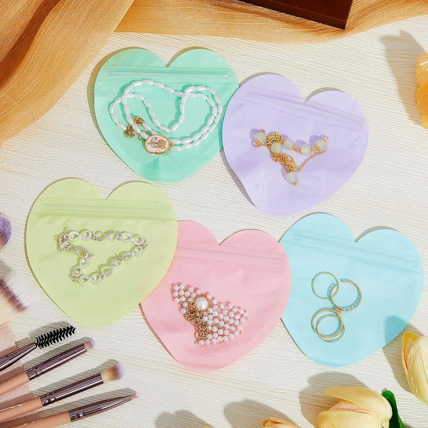 300 Pcs Heart-shaped Jewelry Packaging Bags Small Jewelry Transparent Resealable Cute Treat Bags for Business Wedding Birthday Festival Party Favor Supplies