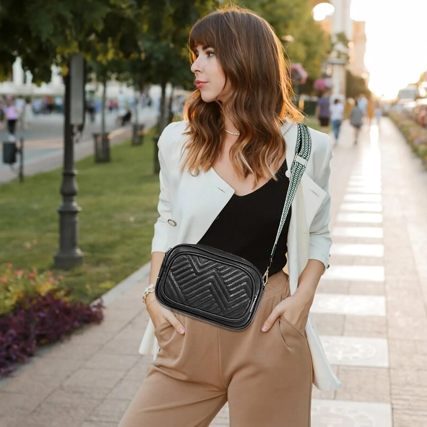 Crossbody Bags for Women Quilted Crossbody Purses Crossbody Bags Trendy Small Shoulder Bag with Wide Strap