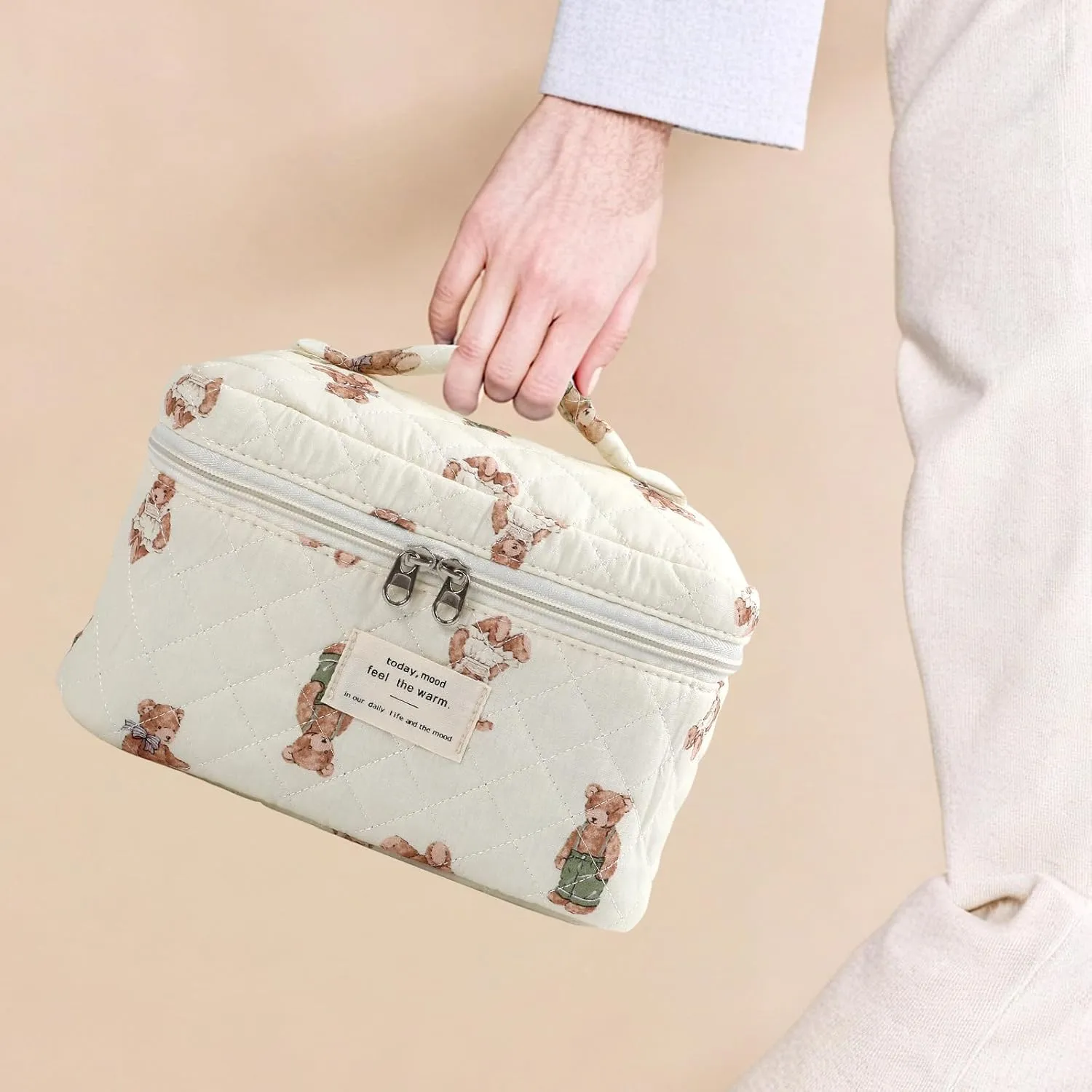 Large Quilted Makeup Bag for Women and Girls, Cute Coquette Floral Cotton Cosmetic Bag, Aesthetic Travel Organized Toiletry Bags (06-beige bears)