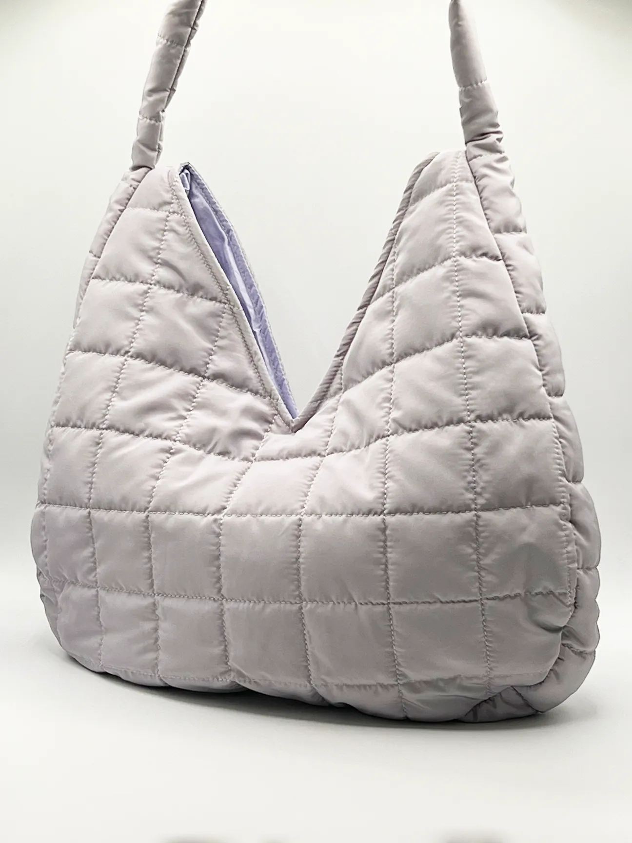 Soft quilted shoulder bag in pearl grey
