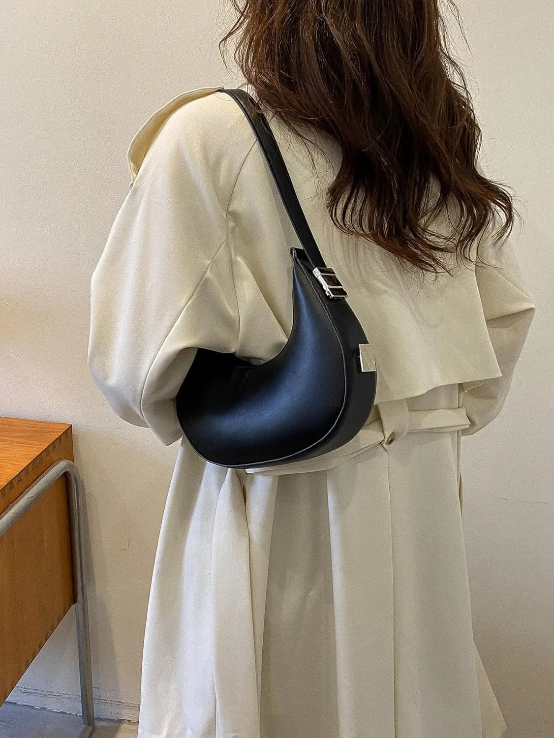 SweatyRocks Women's Snakeskin Embossed Hobo Bag Adjustable Strap Shoulder Handbag Solid Clutch Purse Round Bags