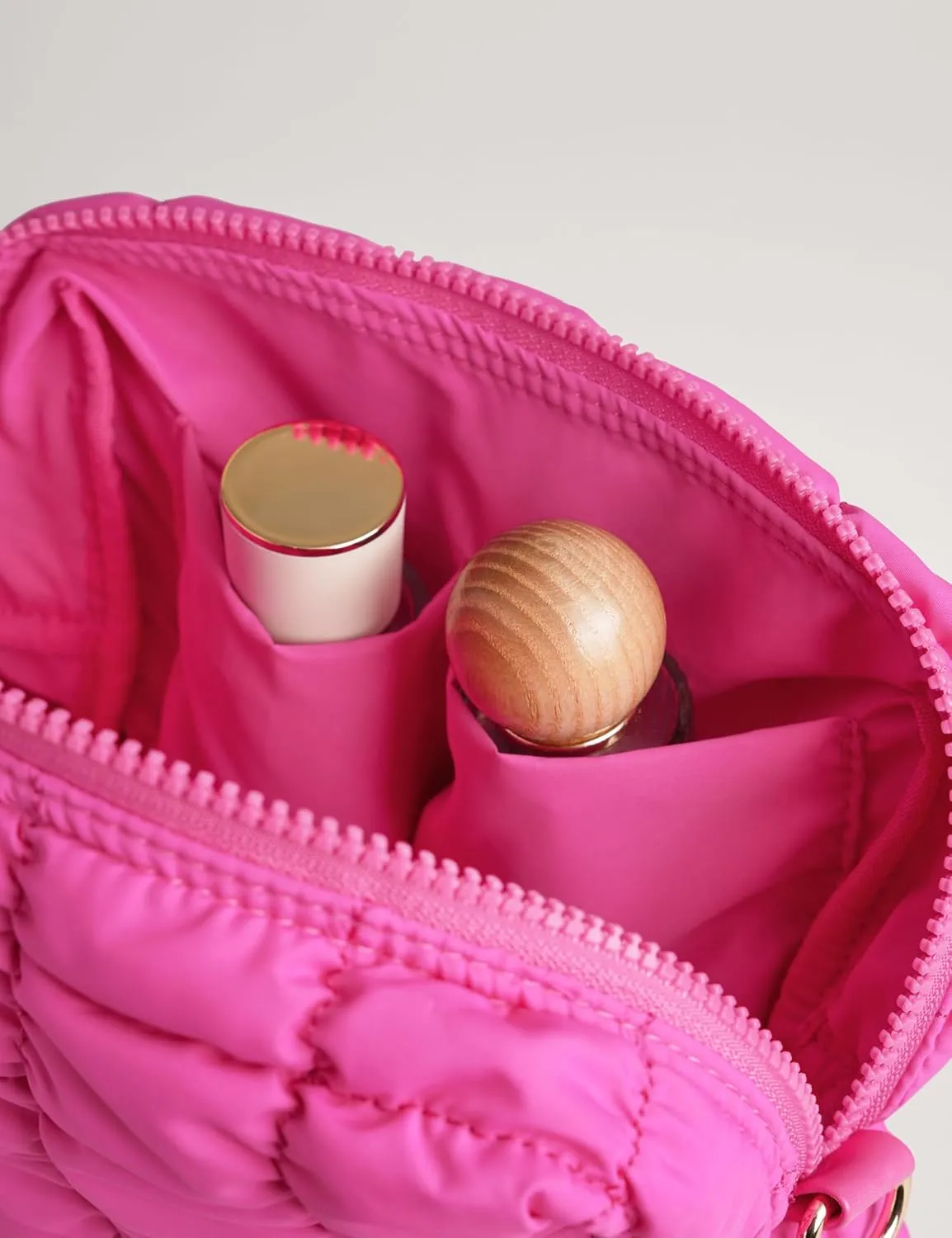 Yarnic Quilted Makeup Bag Cosmetic Bag, Travel Toiletry Bag for Women, Cute Makeup Bag Organizer Hot Pink Puffer Makeup Pouch (M, Hot Pink)